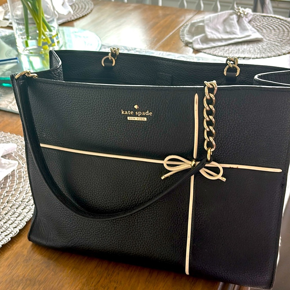 Kate spade medium sized purse